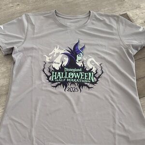 Disneyland Halloween Half Marathon 2025 Rundisney women’s finisher shirt-Brooks